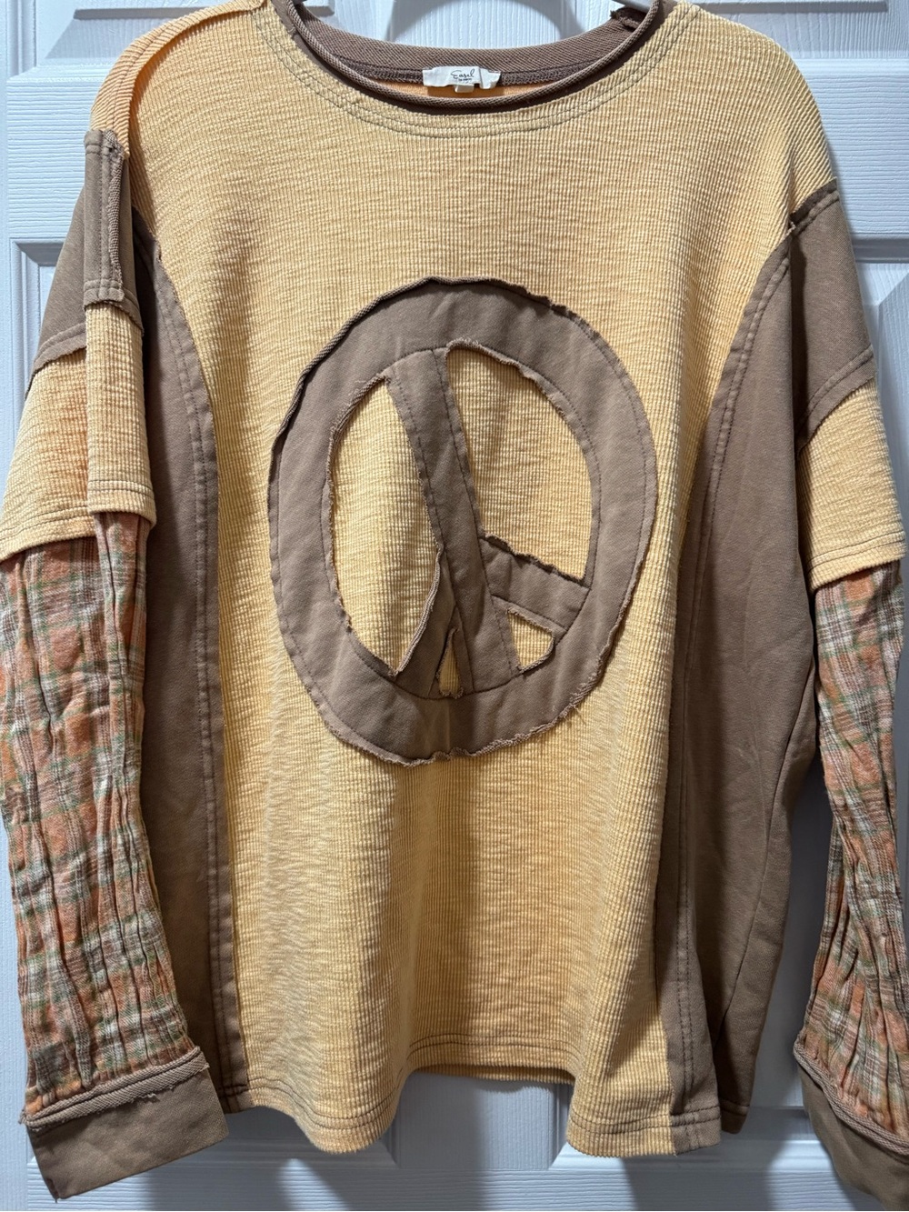 easel Women's Peace-Sign Patchwork Sweatshirt - Yellow & Brown